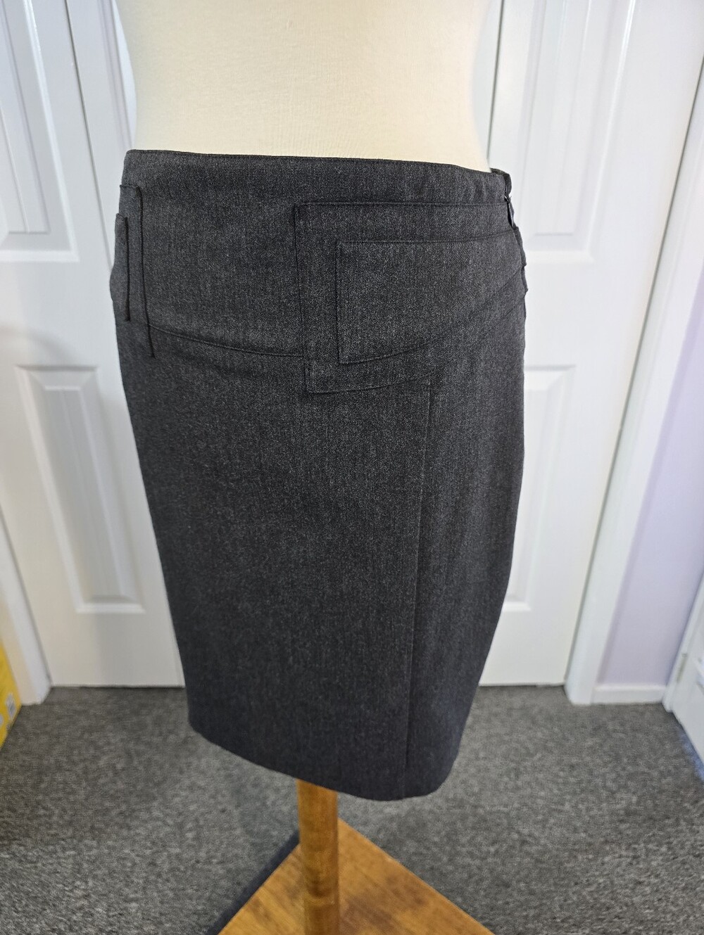 EXPRESS Charcoal Pencil Skirt W/Subtle Pocket Accents And Back Buckle Detail - Picture 3 of 9